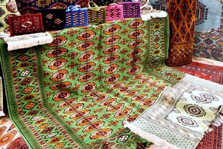 Production of Turkmen Hand-Woven Carpets Increases