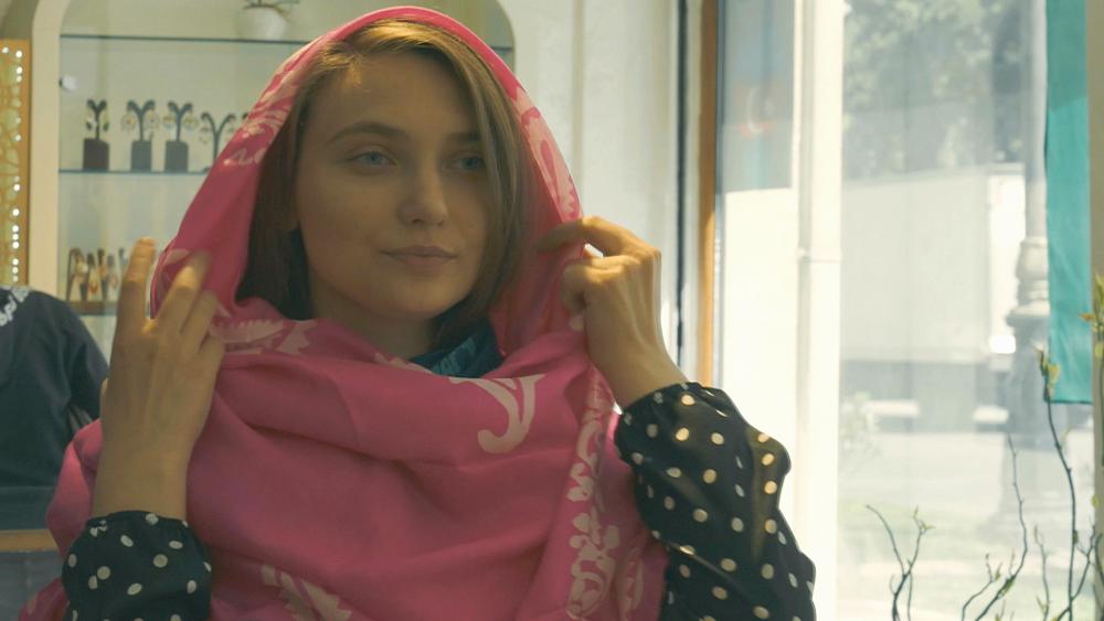 Azerbaijani artisans reveal the secrets of how to make the iconic kelaghayi head scarf
