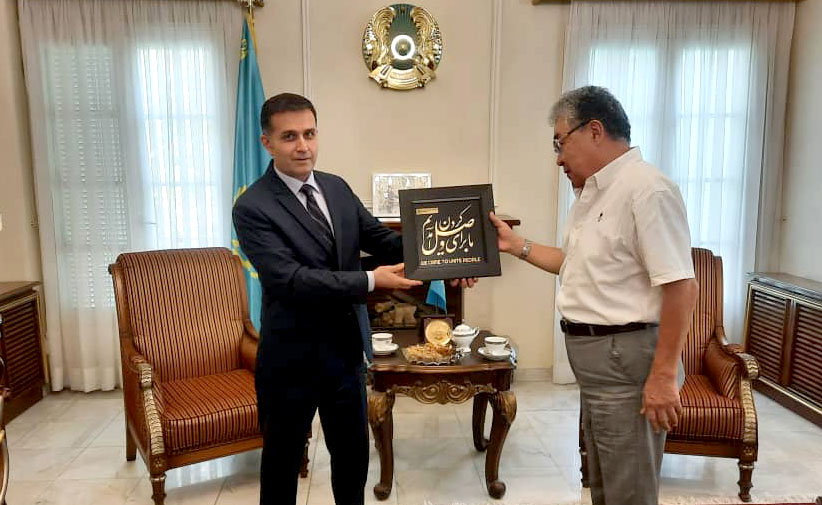 دیدار رئیس موسسه فرهنگی اکو با سفیر قزاقستان در تهران