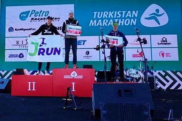 Uzbek athlete wins Turkestan marathon
