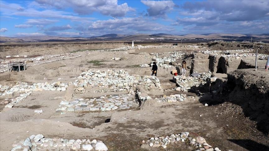Turkish Archaeologists Citing new historical discoveries: "Medes were religious"