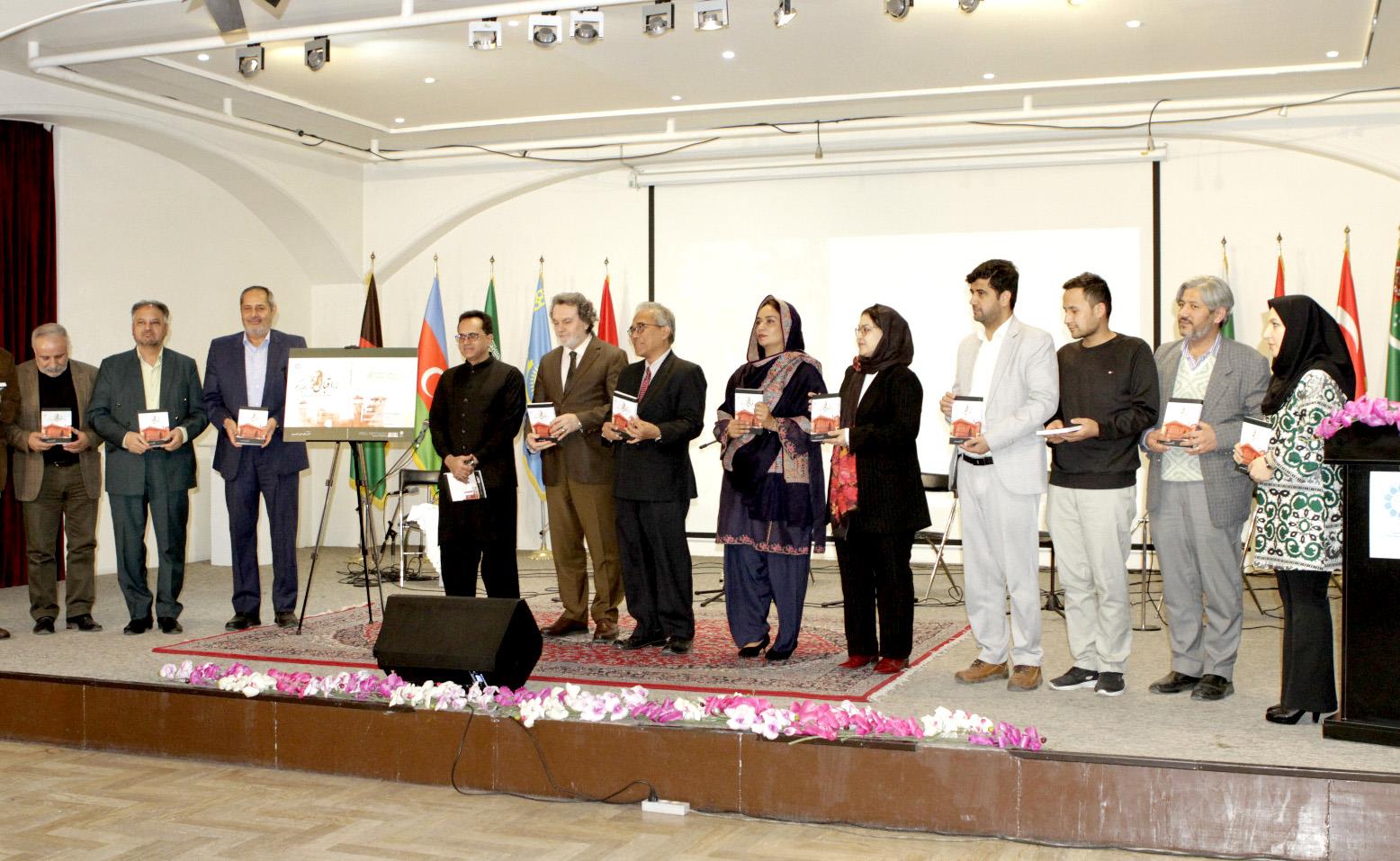 رونمایی از کتاب &#171;رقایم اقبال به عطیه بیگم&#187; در برنامه &#171;دیپلماسی کتاب با طنین اقبال&#187;