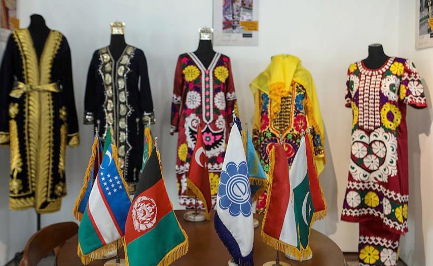 حضور موسسه فرهنگی اکو در  نمایشگاه پوشاک سنتی کشورهای اسلامی
