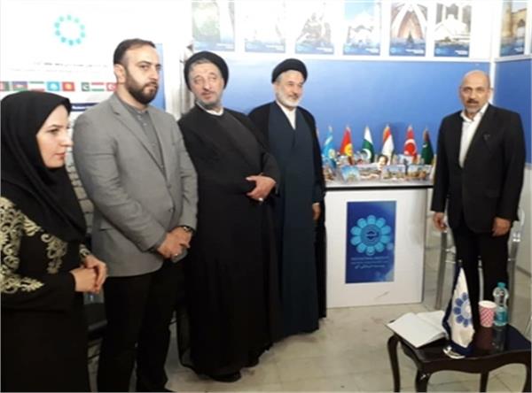 بازدید رئیس کتابخانه مجلس از غرفه اکو