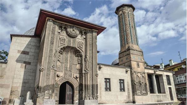 نگاهی به موزه آثار سنگی و چوبی اینجه مناره در ترکیه