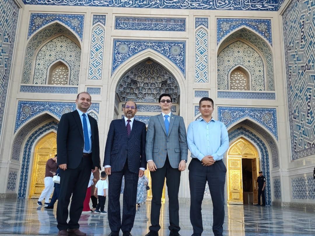بازدید رئیس مؤسسه فرهنگی اکو از مرکز تمدن اسلامی ازبکستان