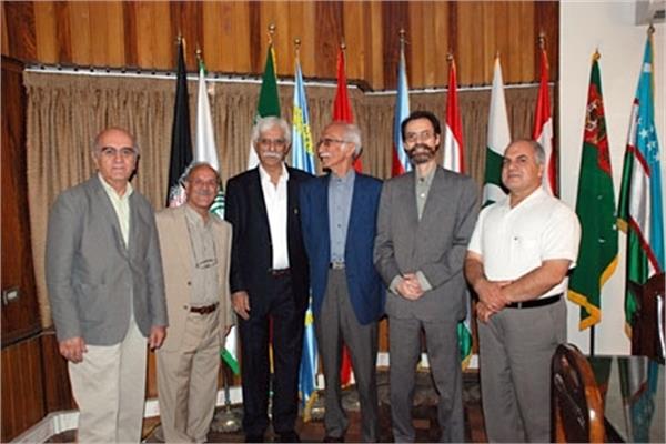 تحویل آثار هنرمندان خوشنویس پاکستان به دبیرخانه جشنواره خوشنویسی اکو