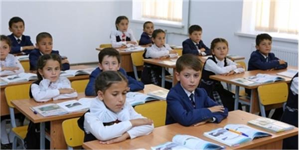 اهدای بیش از 4 هزارکتاب درسی به مدارس تاجیکستان