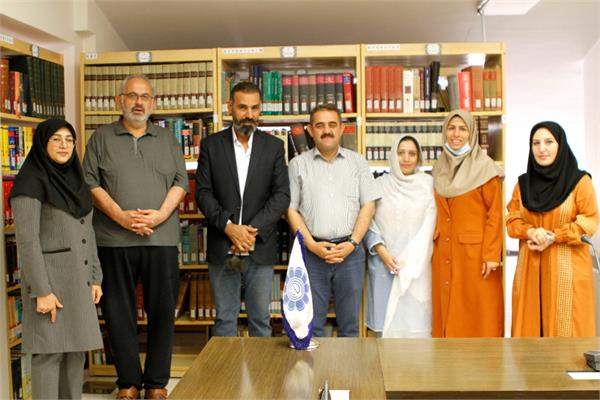Professors of civilization and history visit ECI