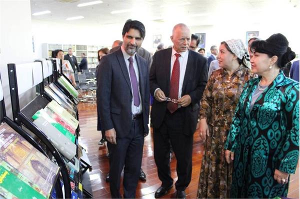 «گوشه کتاب پاکستان» در کتابخانه ملی تاجیکستان افتتاح شد