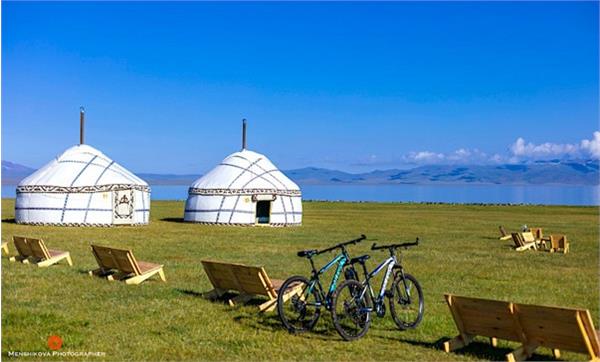زیبایی شگفت انگیز دریاچه سون کول در قرقیزستان
