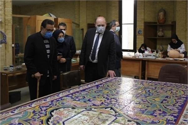 Sarvar Bakhti Visits Iran's Research Institute of Traditional Arts