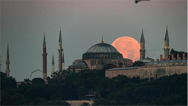 ترکیه کتاب های مربوط به ایاصوفیه را در آستانه دومین سالگرد بازگشایی آن به عنوان مسجد منتشر می کند