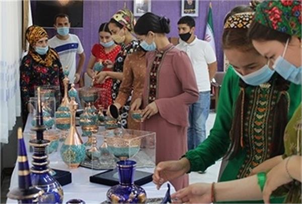 افتتاح نمایشگاه صنایع دستی و گردشگری ایران در عشق آباد