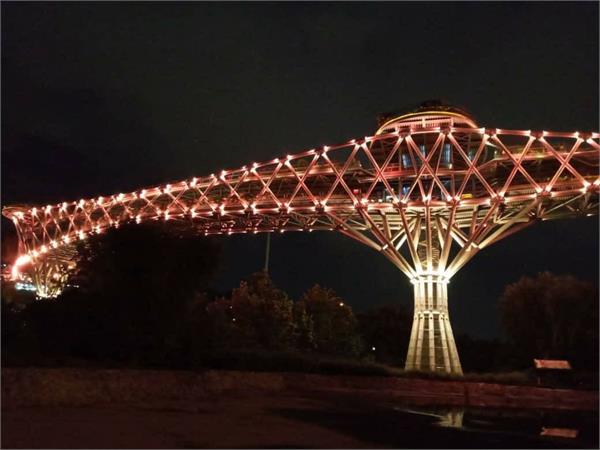 در حمایت از بیماران ام اس: پل طبیعت تهران نارنجی شد