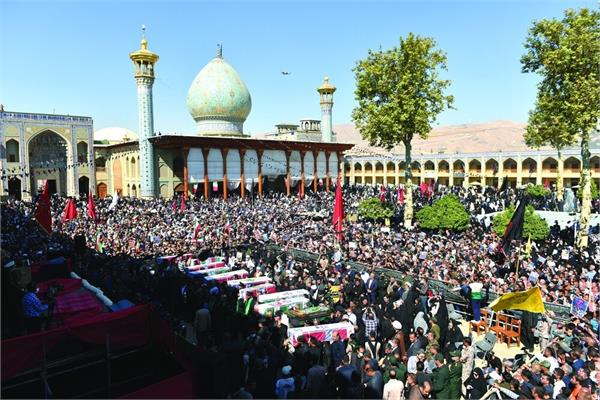 تشییع جنازه قربانیان ترور مکان مقدس مذهبی شیراز