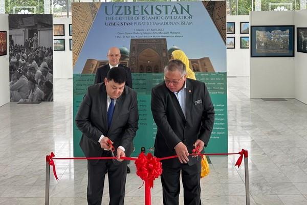 نمایشگاه عکس "ازبکستان - مرکز تمدن اسلامی" در مالزی افتتاح شد