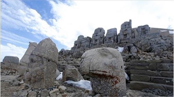 UNESCO-listed Monumental Mount Nemrut statues survive Türkiye quakes
