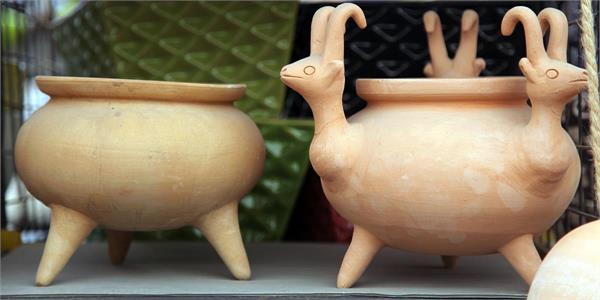 Ancient and Common Artistic Pottery in the ECO Region