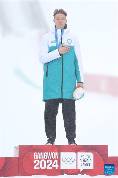اولین طلای تاریخ قزاقستان در رشته پرش اسکی؛ پایان المپیک زمستانی با 3 مدال تیمی