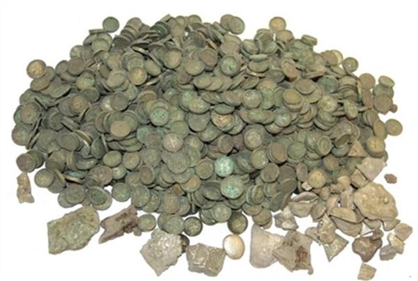 کشف هزاران سکه قرون وسطایی در لهستان