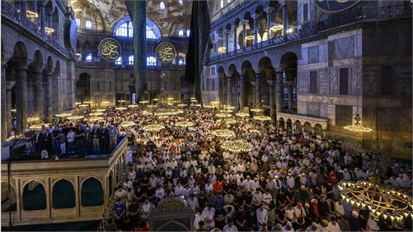 مسلمانان سراسر جهان عید قربان را جشن می گیرند