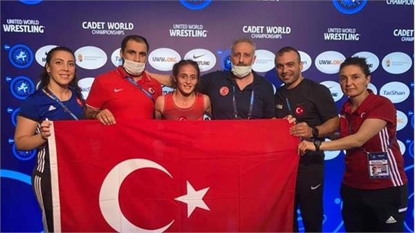Turkish wrestler Selvi İlyasoğlu became the world wrestling champion