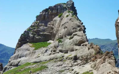قلعه پشتاب: دژی مستحکم بر فراز آسمان ارسباران