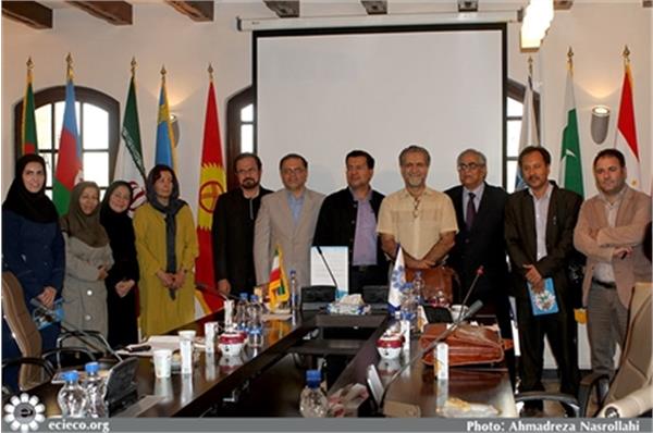 چشم‌انداز ادبیات کودک در کشورهای عضو اکو