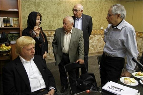 گزارش تصویری؛ داوری آثار رسیده به مسابقه‌ی بزرگ طراحی معماری آرامگاه شمس تبریزی در خوی