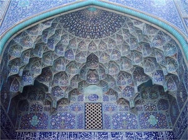 هنر کاشیکاری و موزاییک سازی در اسلام از نگاه کریستین پرایس