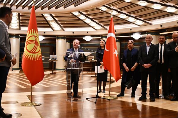 نمایشگاه هنرمندان قرقیزستان در پایتخت ترکیه آغاز به کار کرد