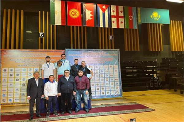 بوکسور های آذربایجان در مسابقات بین المللی در "کاراگاندا" مقام اول را کسب کردند