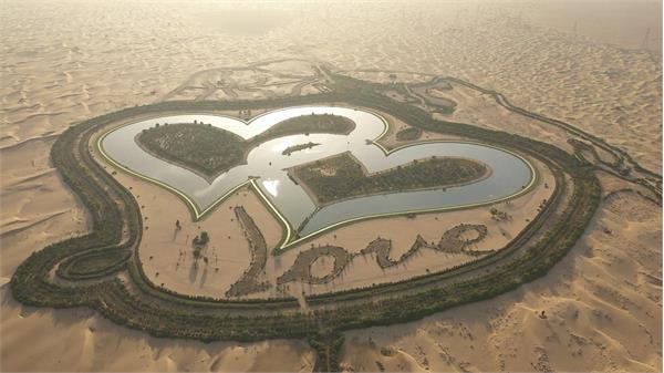 کارت ‍پستالی از دبی؛ دریاچه عشق در میان کویر