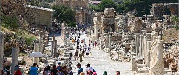 Majestic ancient theaters in Türkiye among top touristic attractions