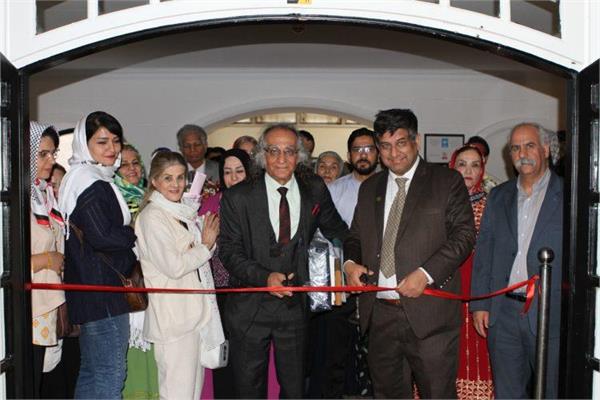 مراسم افتتاحیه نمایشگاه هنرمندان خودآموخته در مؤسسه فرهنگی اکو برگزار شد