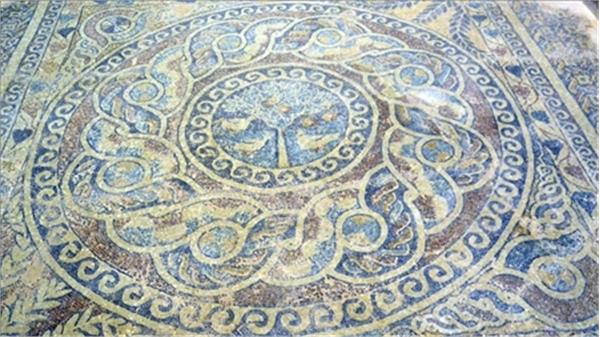 نمایش لوح موزائیک 1800 ساله در موزه آماسیا