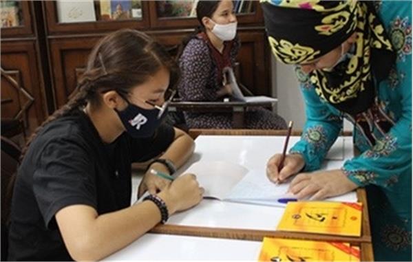 افتتاح کلاس خوشنویسی خط فارسی در عشق‌آباد