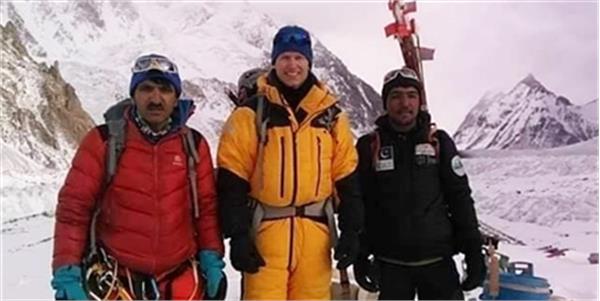 پیاده روی ۳۰ کیلومتری برای ادای احترام به کوهنورد پاکستانی