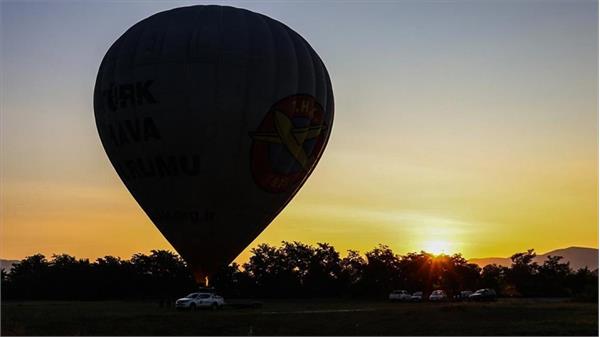 Air travel by balloon from Turkey to Macedonia