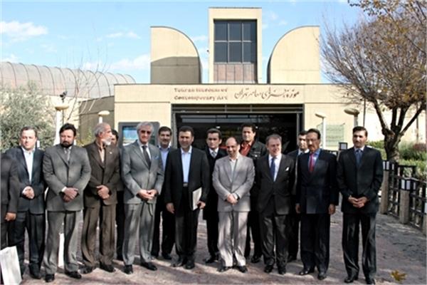 گزارش تصویری بازدید سفیران عضو اکو از موزه هنرهای معاصر