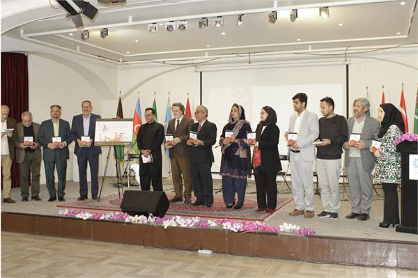 مراسم «رونمایی از کتاب رقایم اقبال به عطیه بیگم»