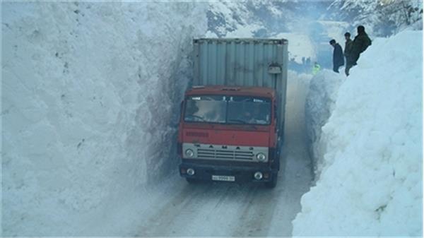 بارش نخستین برف پائیزی در تاجیکستان