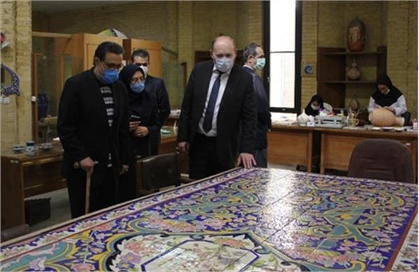 بازدید سرور بختی از پژوهشکده هنرهای سنتی