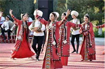 Gurug Dance: Traditional Turkmen Ceremony
