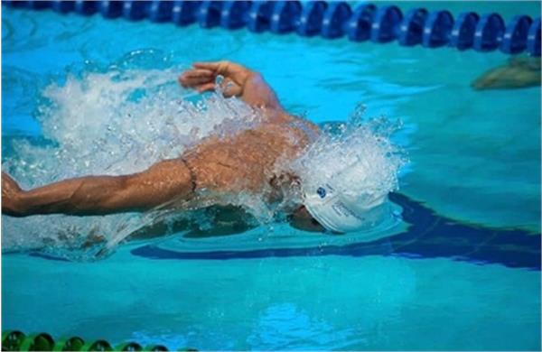 رکوردشکنی های شناگر افغان در مسابقات شنای روسیه