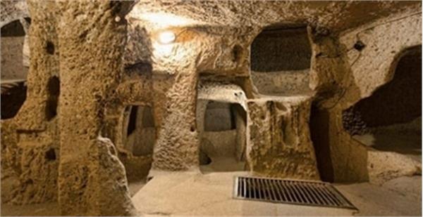 نشست پژوهش‌های باستان‌شناسی دستکند‌های زیرزمینی ایران
