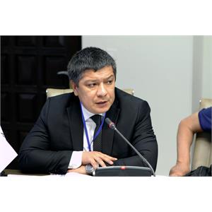 میز گرد "بازشناخت زندگی و آثار ابن سینا"  3