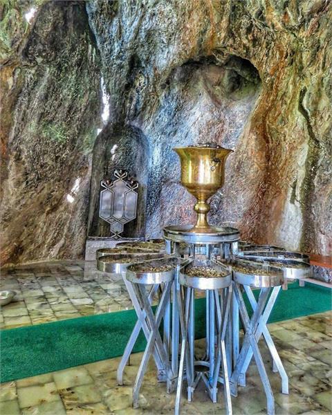 The Shrine of Chek Chek (Pir-e Sabz): The Thumping Heart of Legends in the Yazd Desert
