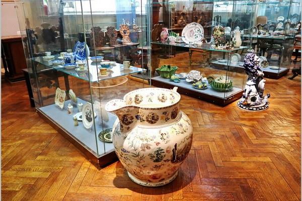 Over 200 objects of cultural and historical heritage of Uzbekistan discovered at the Stroganov University of Russia